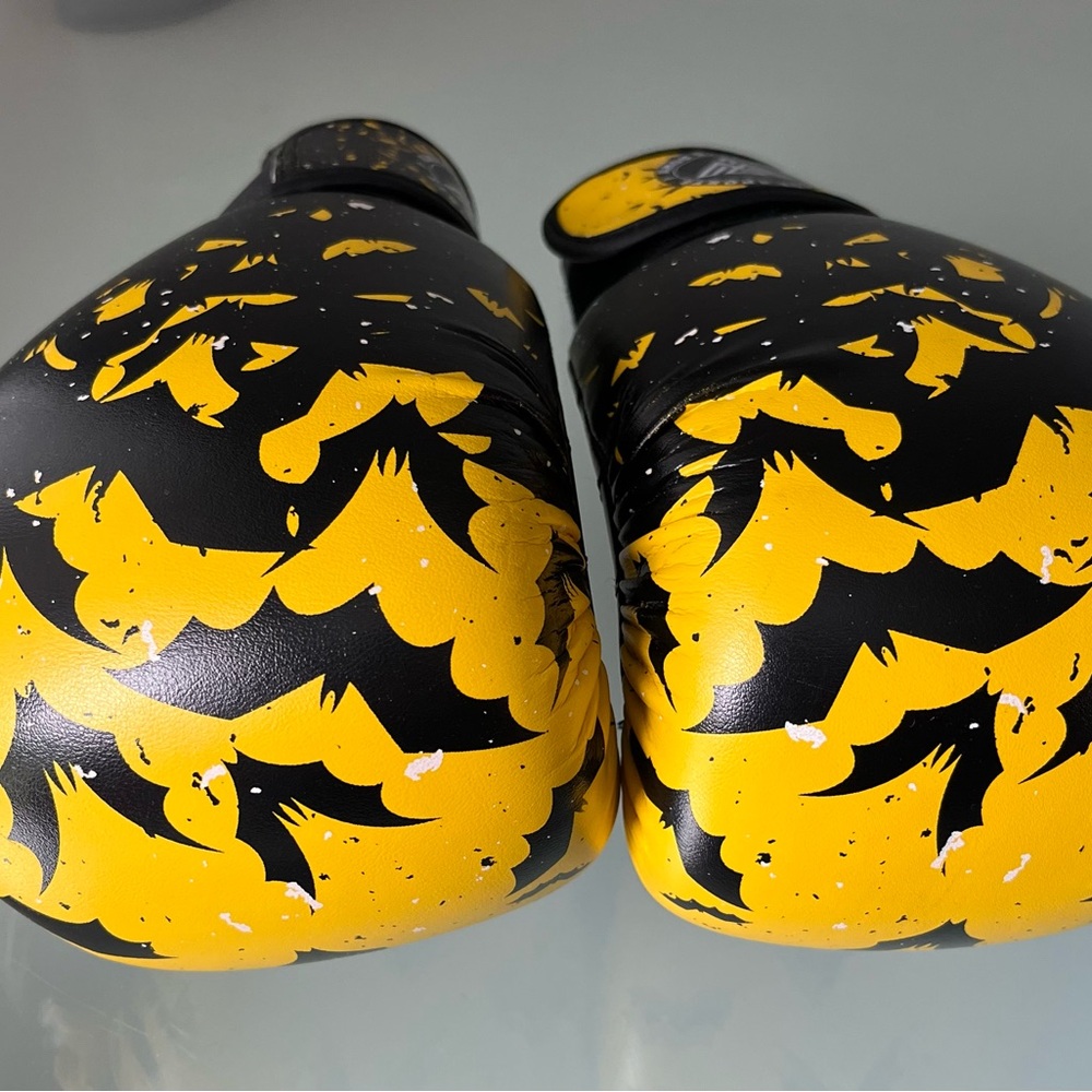 Black and Yellow Boxing Gloves - Picture 3 of 6